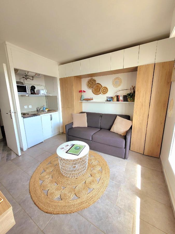 M2M Studio avec balcon - vue magnifique face campagne et côté mer - les pieds dans l eau! Blonville-sur-Mer Extérieur photo